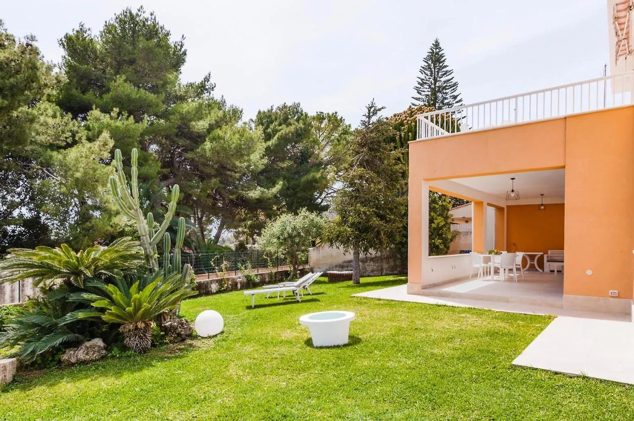 Luxury Villa Urania With Pool - Stella Del Mare Fontanebianche Fontane Bianche 0*,  Ιταλία
